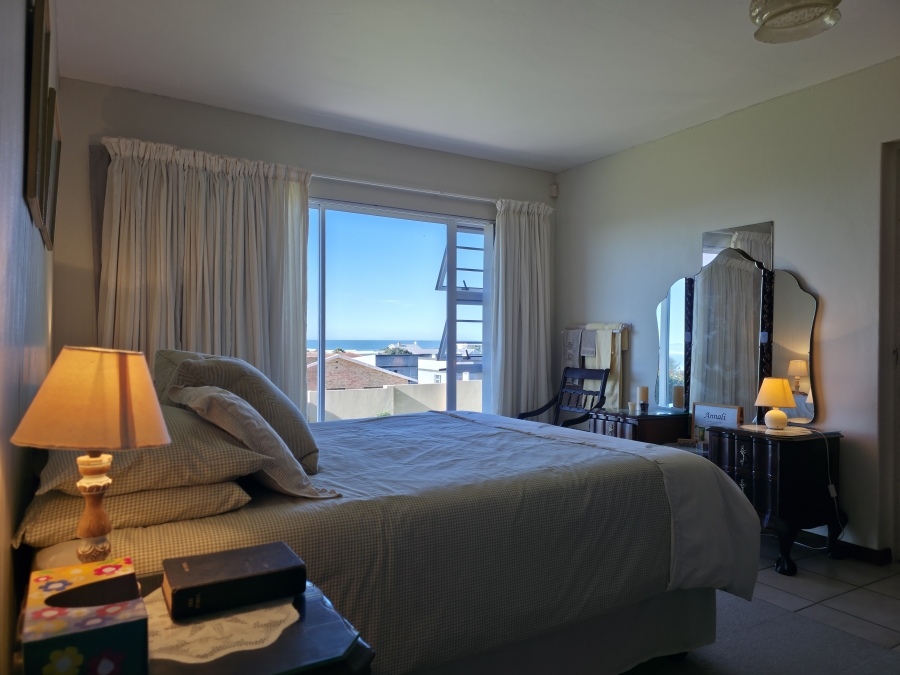 7 Bedroom Property for Sale in Wavecrest Eastern Cape